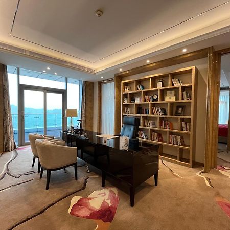 Отель Wyndham Chongqing Yuelai Экстерьер фото
