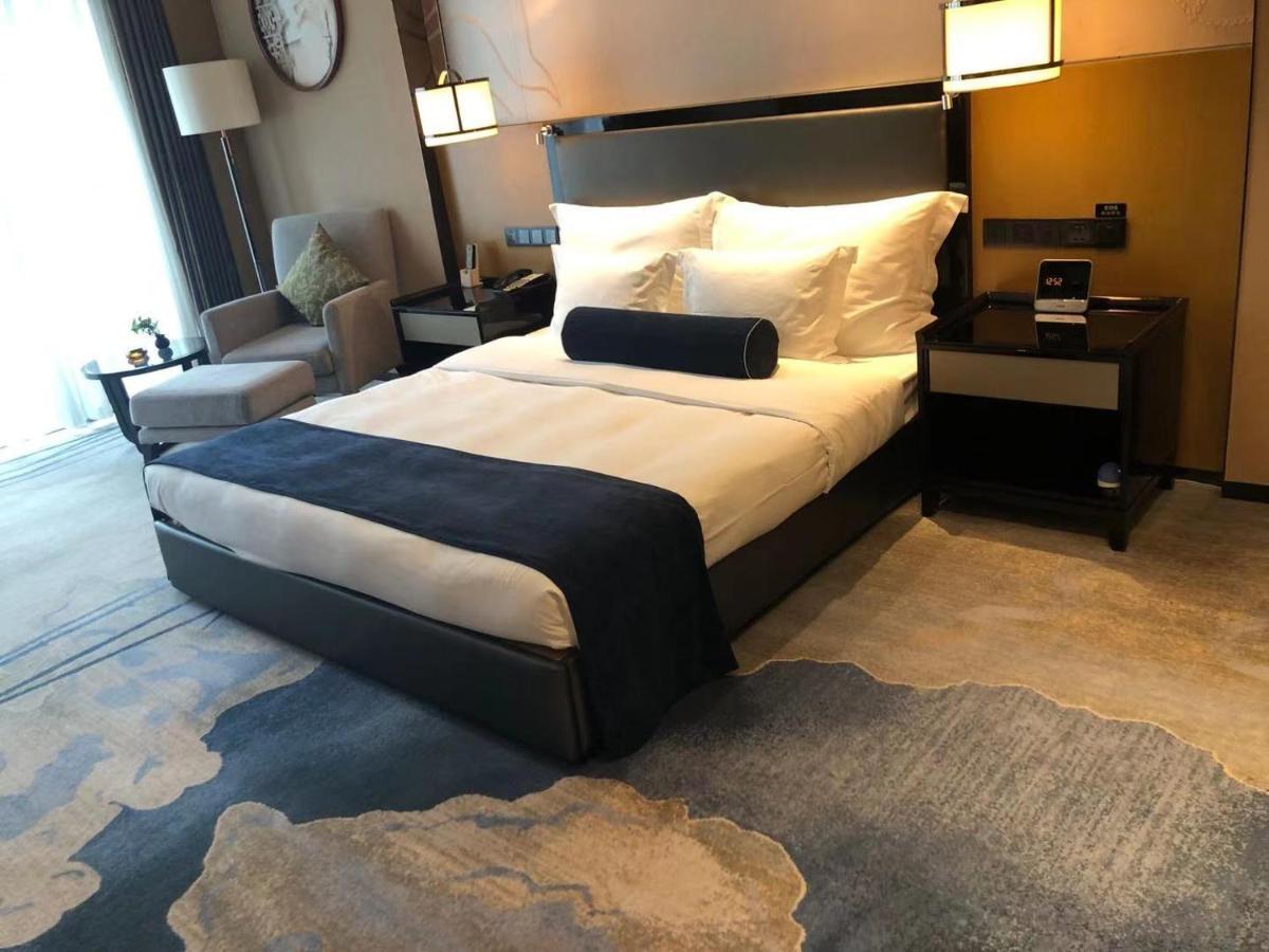 Отель Wyndham Chongqing Yuelai Экстерьер фото