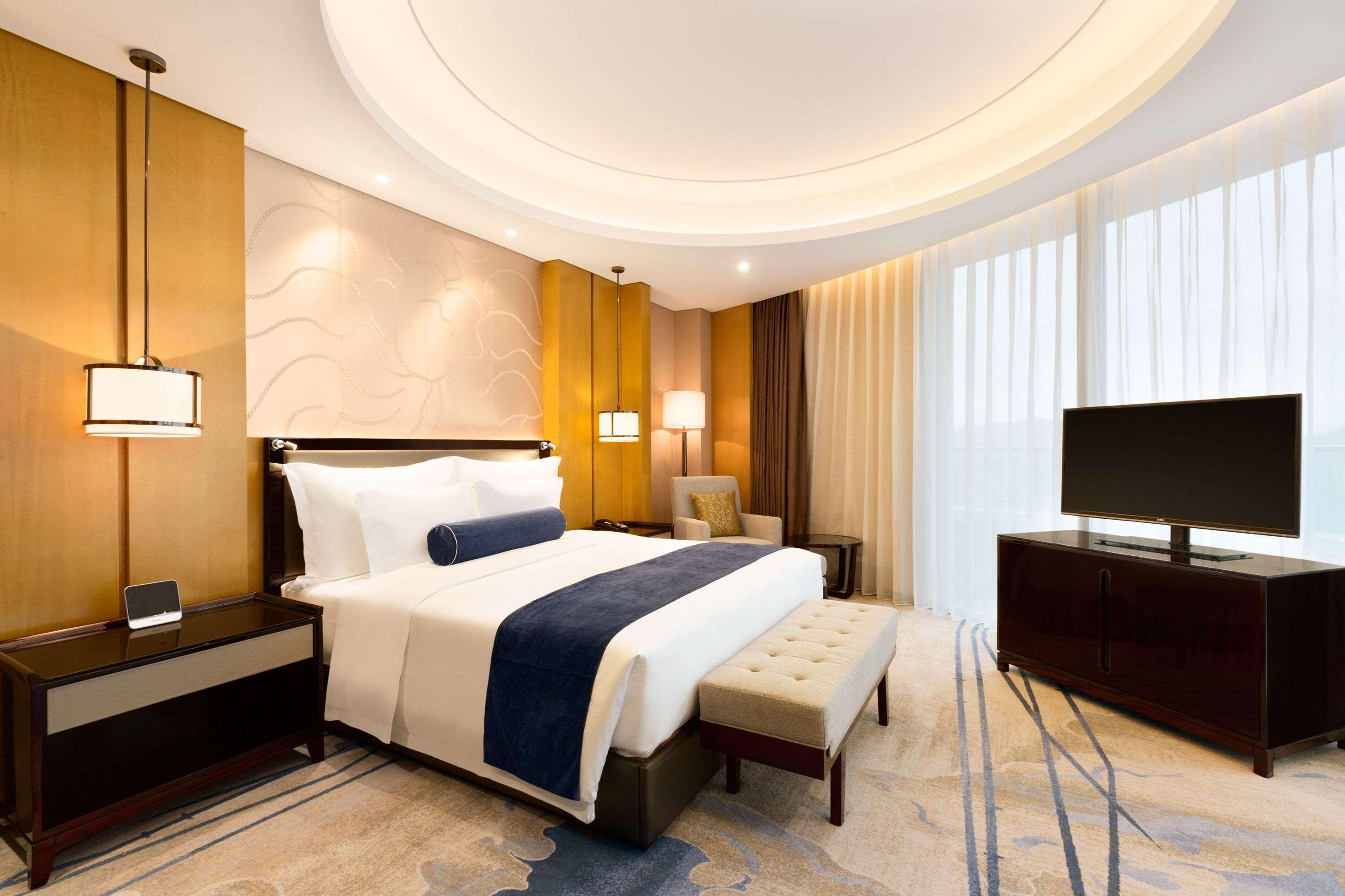 Отель Wyndham Chongqing Yuelai Экстерьер фото