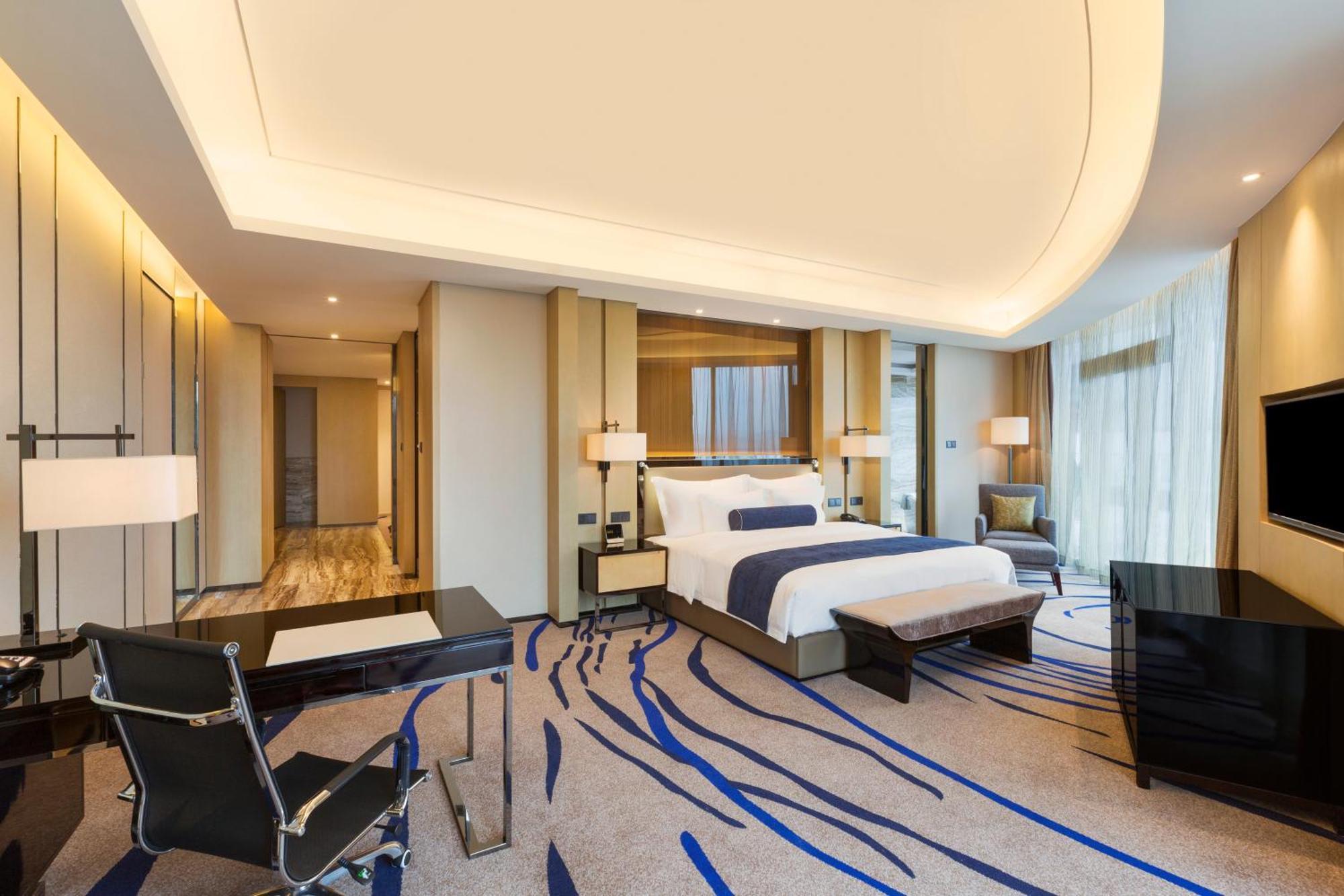 Отель Wyndham Chongqing Yuelai Экстерьер фото