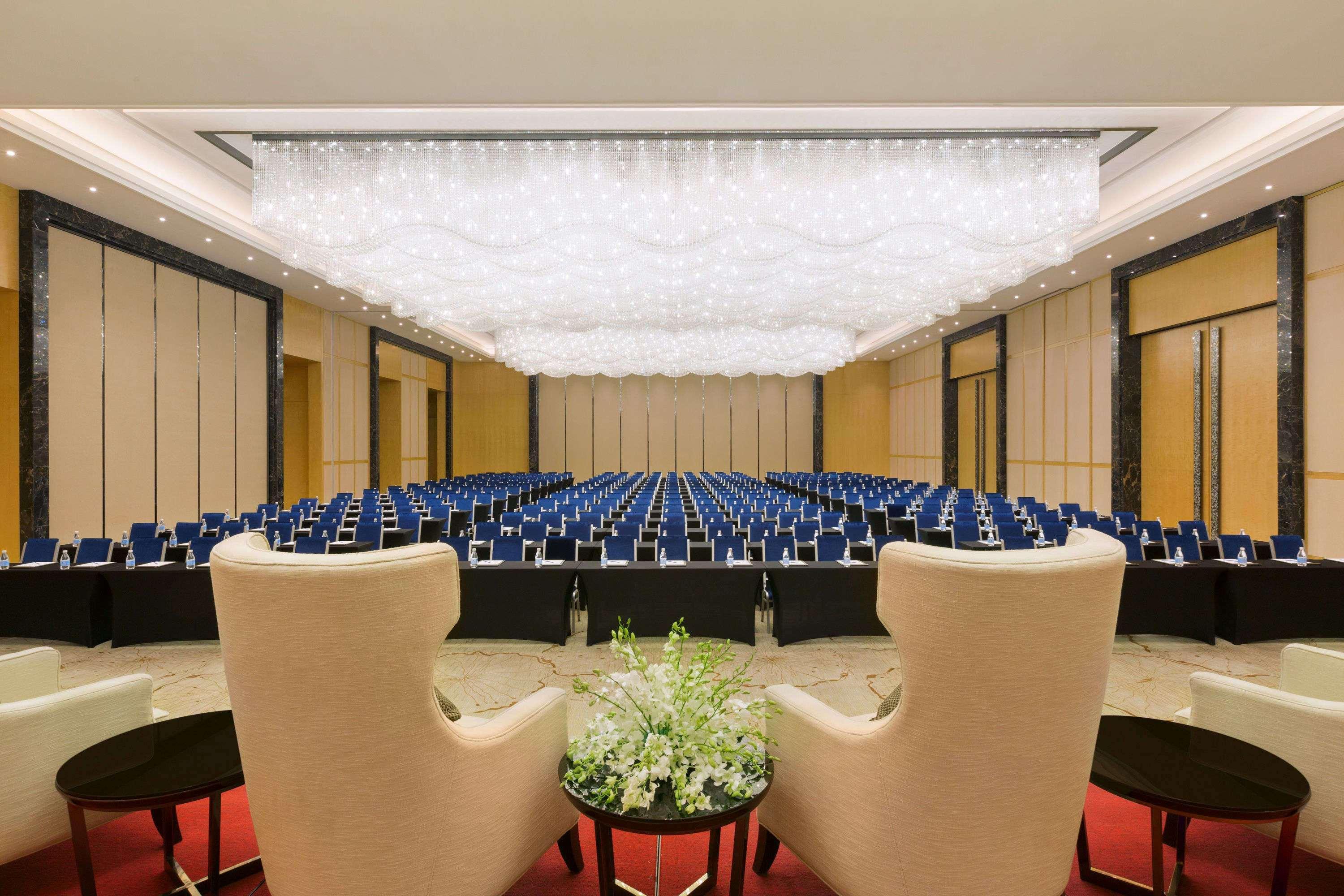 Отель Wyndham Chongqing Yuelai Экстерьер фото