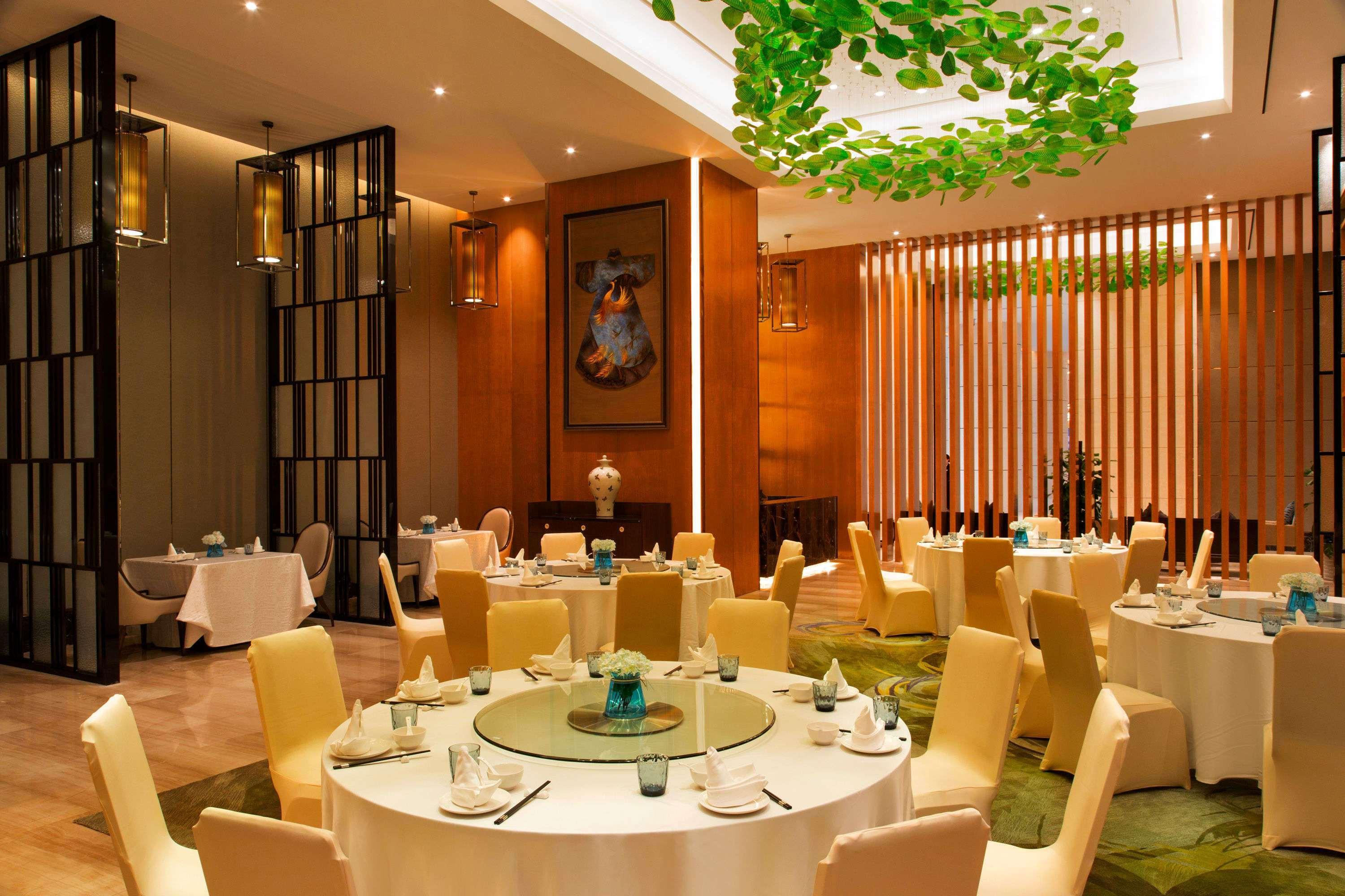 Отель Wyndham Chongqing Yuelai Экстерьер фото