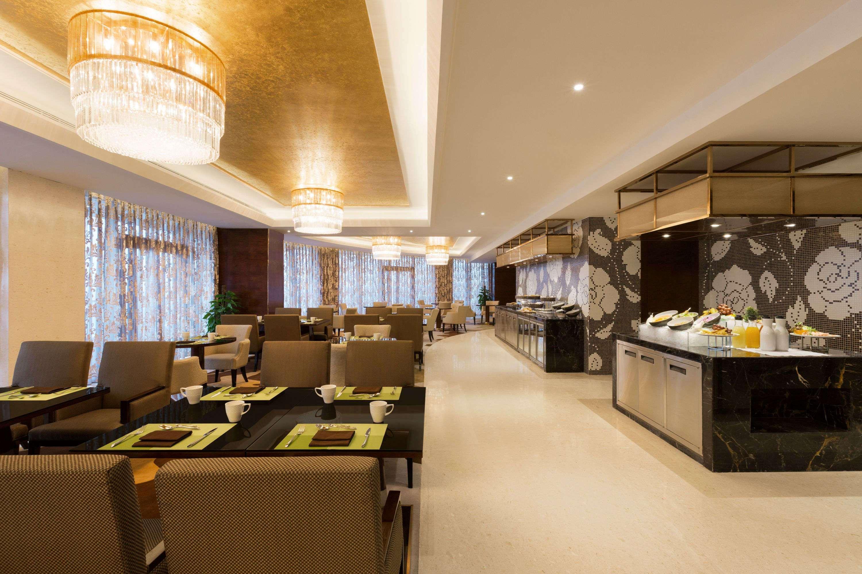Отель Wyndham Chongqing Yuelai Экстерьер фото