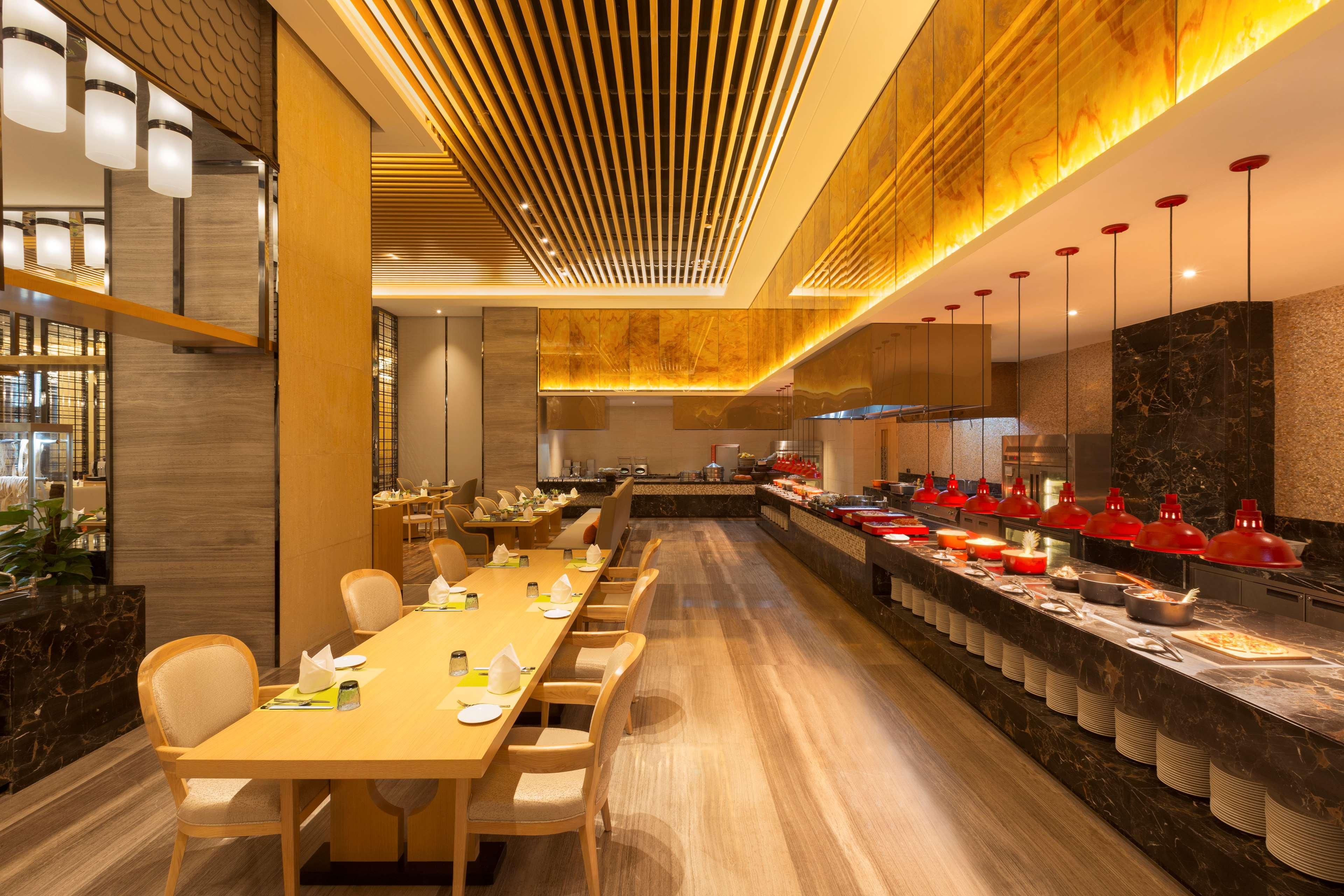 Отель Wyndham Chongqing Yuelai Экстерьер фото
